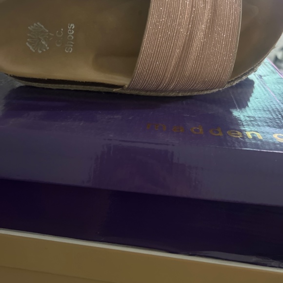 Sandals - Picture 3 of 3